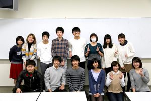 劇団六風館の学生たち
