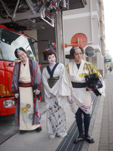 新門辰五郎一家が現代の大阪にタイムスリップ!?「まちに飛び出す旅役者」シリーズ第3弾・筑紫桃太郎一座花の三兄弟の向かう先は・・なんと