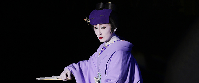 「今、舞台で泣いている諒さんは
心の中の私です」
~50歳からはただ“女優”として生きたい~ 「今、舞台で泣いている諒さんは
心の中の私です」
~50歳からはただ“女優”として生きたい~