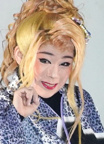 晃栄美杜甫