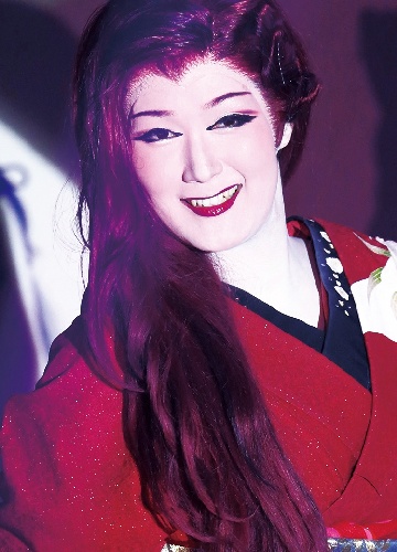 二代目香賀峰子